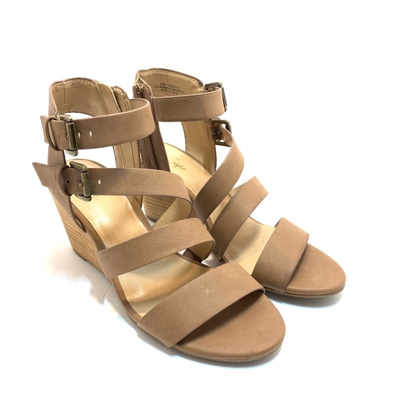 crown vintage carlotta wedge sandal